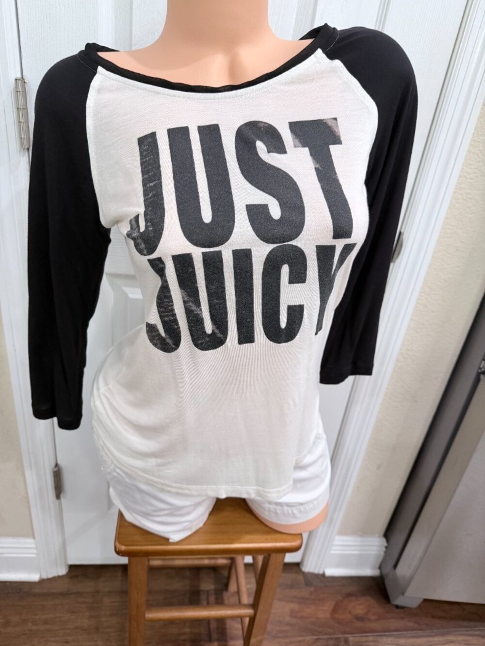 Juicy Couture Just Juicy Graphic Raglan Tee XS Black White Keyhole Back